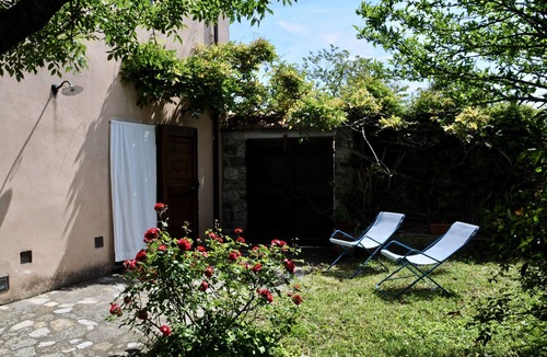 Serravalle Pistoiese House | ANCIENT REST HOUSE WITH GARDEN IN MEDIEVAL BORGO - THE GARDEN SECRETARY