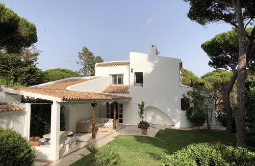 Cabo Roche Villa | Andalusian Jewel, near beach & forest, mature spacious gardens, pool, Wifi