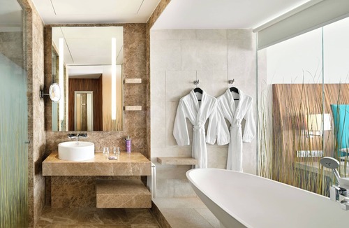Capital Centre Hotel | ANDAZ CAPITAL GATE ABU DHABI, BY HYATT