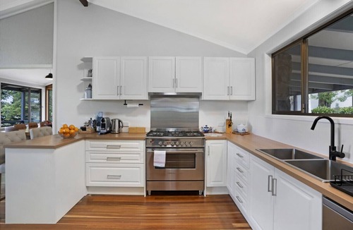 Wootha House | Anderlaine @ Maleny - With views of the Glass House Mountains