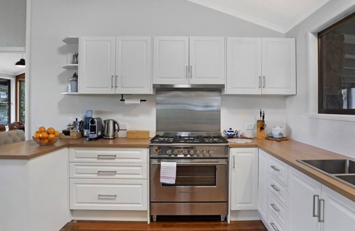 Wootha House | Anderlaine @ Maleny - With views of the Glass House Mountains