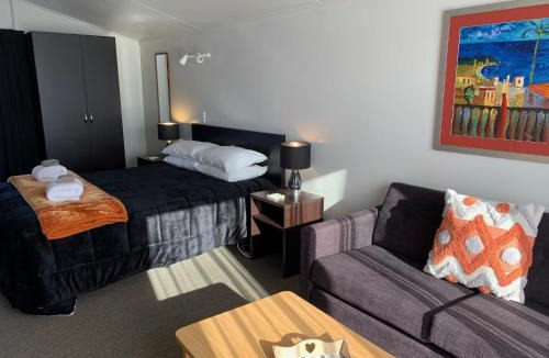 Lowburn Hotel | Anderson Park Motel