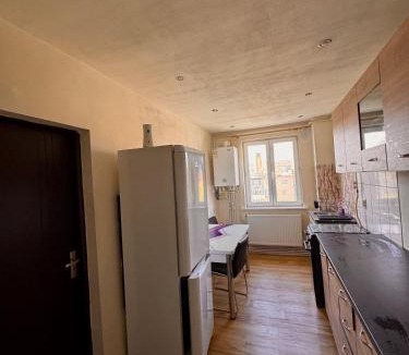 Petrosani Apartment | Andra apartament