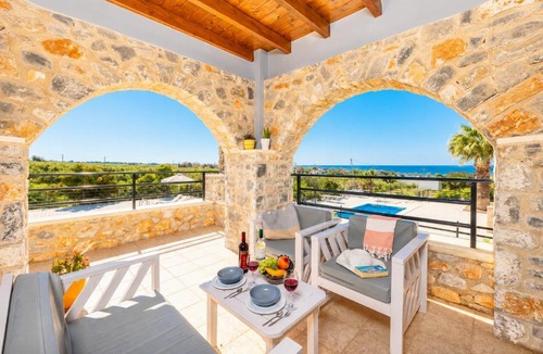 Fragkokastello Villa | Andreas Beach Villa