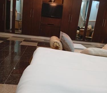 Orozo Bed & Breakfast | Andweruth Residences