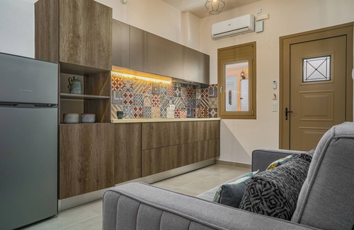 Zakynthos Town Apartment | Andy & Hari's Elegant Town Studios
