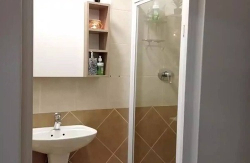 Kempton Park AH Cabin | Aneiwa Airport Lodgenn