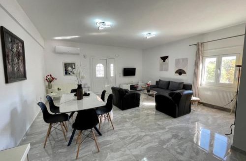 Samos Town Apartment | Anemomilos