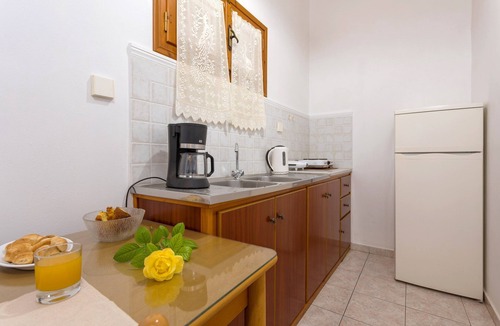 Ano Vasilikos Apartment | Anemomylos Studios - Attic Two-Bedroom Apartment