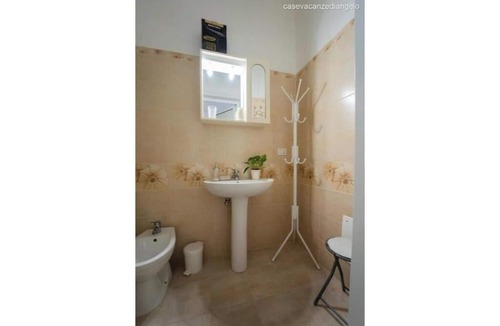 Uggiano la Chiesa Bed & Breakfast | Anemone Studios - Triple room with private bathroom in Salento