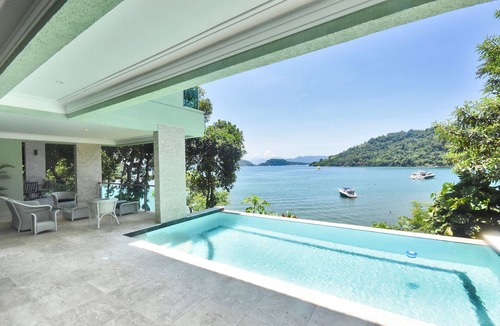 Parque das Palmeiras Villa | Ang013 - Sea front villa in Angra