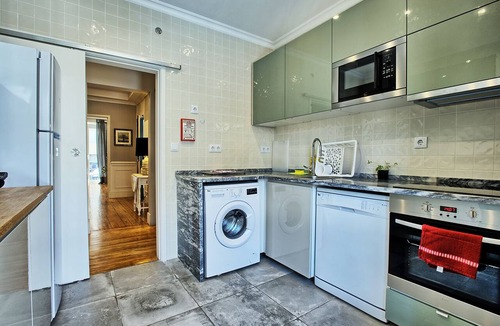 Lisbon Old Town Apartment | Angel's Chic