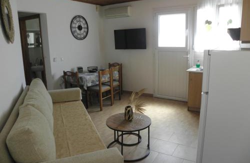 Chios Town Apartment | Angela's Nest