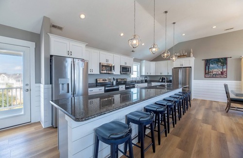 Pine Island House | Angelo del Mare - Pine Island 9 Br, Pool, Hot Tub, Elevator, Open All Year