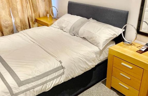 Luton Bed & Breakfast | ANGIE HOME