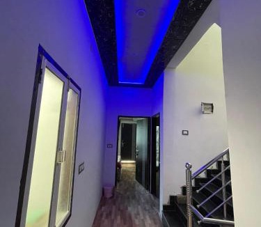 Vrindavan Hotel | Angira Bhavan