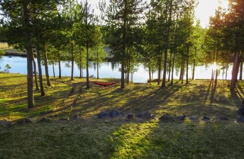 Oregon Water Wonderland House | Angler's Oasis! Group-Friendly Deschutes River Gem