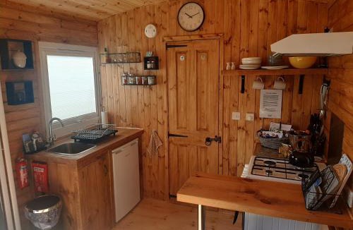 Malltraeth House | Anglesey new modern shepherds hut with spa hot tub