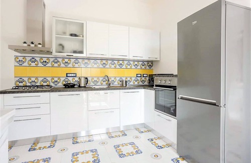 Moiano Apartment | Angolo Di Paradiso, Newly refurbished apartment with hot tub and terrace near Sorrento