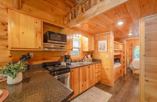 Lookout Valley Neighborhood Association House | Ani Cabin Tiny Home Bordered By National Forest