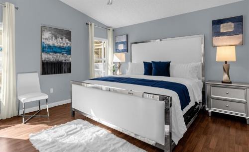 Clear Creek House | Animatronic Dinosaur, Star Wars Theater, Pool wCinema, 3 Kings, 5BR Near Disney