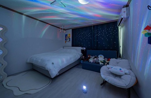 Seo-gu Apartment | Anime House