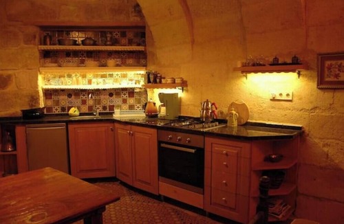 Ortahisar House | Anitya Cave House with Turkish Bath – Historic Winery Retreat