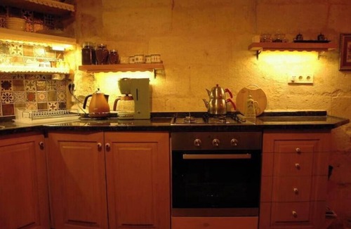 Ortahisar House | Anitya Cave House with Turkish Bath – Historic Winery Retreat