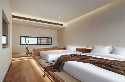 Emeishan Bed & Breakfast | Anlan Creek Spring B&B