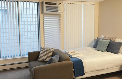 Ann Arbor Apartment | Ann Arbor Downtown Access - Walk to Stadium, Major Hospitals & Restaurants