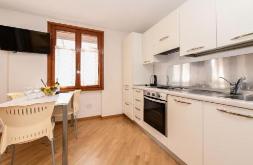 Sirmione Old Town Apartment | Anna Home View