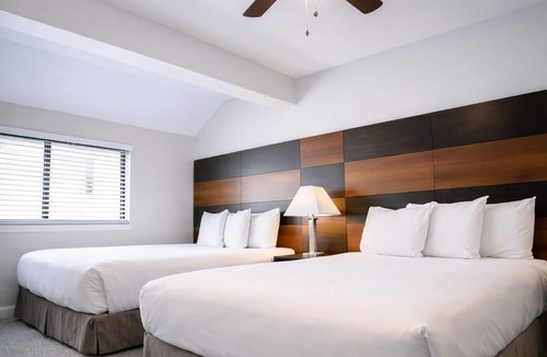 Lincoln Hotel | Annabell Gardens