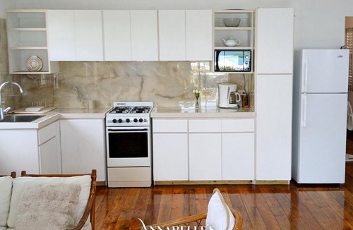 Old Trees Bay Apartment | Annabelle's