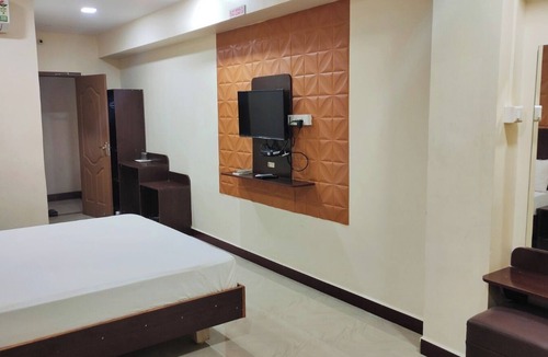 Mayiladuthurai Hotel | Annai Residency