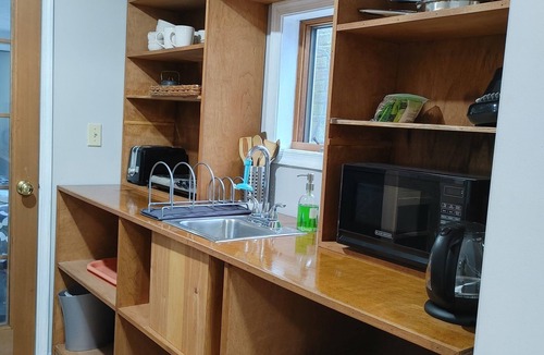 Annapolis Apartment | Annapolis Spa Retreat, Sauna, Jacuzzi, King Bed Couples Quiet Loft Apt. Getaway