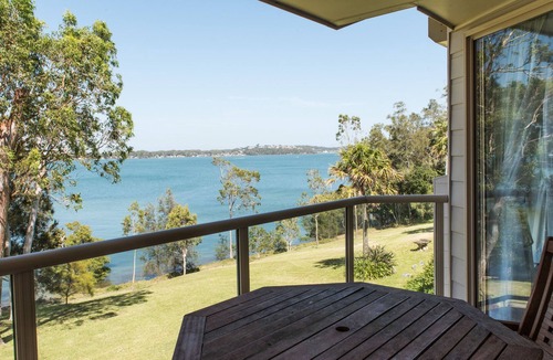 Corlette Bed & Breakfast | Anne's Waterfront Haven B&B