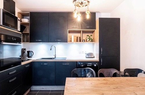 Annecy Apartment | Annecy Elégance - room - parking