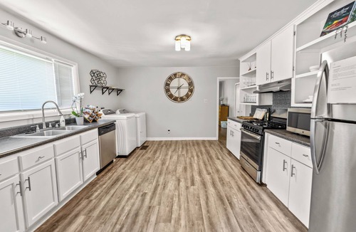 Central Gardens House | Annesdale Duplex #1 - Spacious & Central - 3bed, 2bath - 5 mins to Downtown!