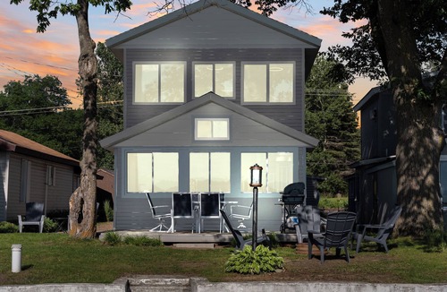 Gaylord House | Anni's Cozy Cottage located on Otsego Lake, Gaylord, Mi. with A/C