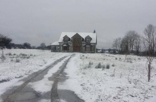 Connacht House | Annies Meadow.