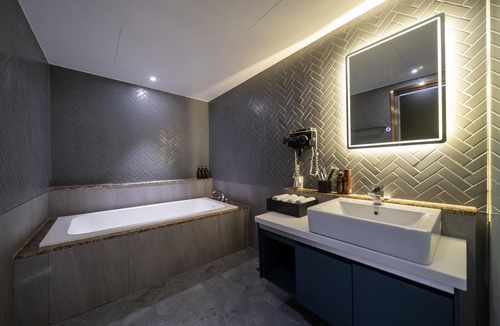 Suwon Hotel | Ansan the Gray