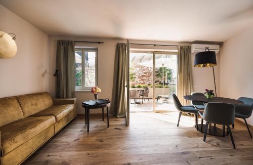 Tramin Hotel | Ansitz am Eck by Hotel Pernhof