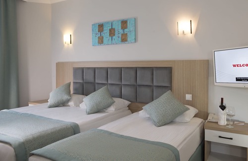 Eski Lara Hotel | Antalya Adonis Hotel