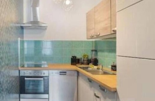 Rudolfsheim-Funfhaus Apartment | Anthrazit Oasis Near Center & Shopping Street – Spacious 3-Room Apartmentnn