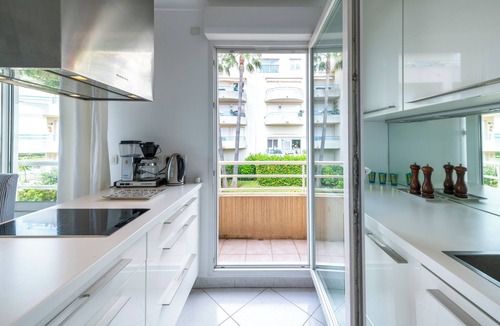 Antibes Apartment | Antibes Beachfront Apt | Sea View & Pool