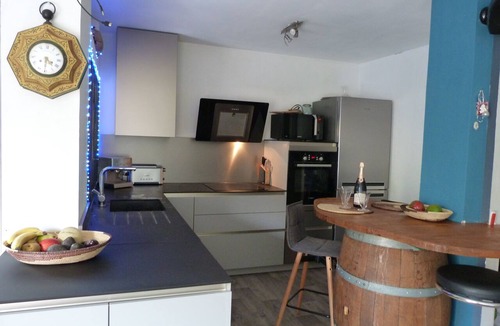 Antibes Apartment | 🌿 Antibes Centre - Private garden, New Jacuzzi, Trampoline, air conditioning & Parking