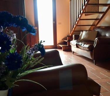 Loiano Apartment | Antico Borgo dell'Anconella - rustico appartamento ideale per 2 o 3 persone