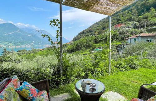 Limonta Apartment | Antico Torchio Apartment