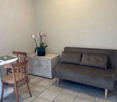 Caiazzo House | Anticoleum Room