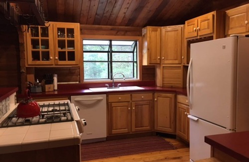 Keedysville Cabin | Antietam Creek - Quiet 2 Bedroom Cabin